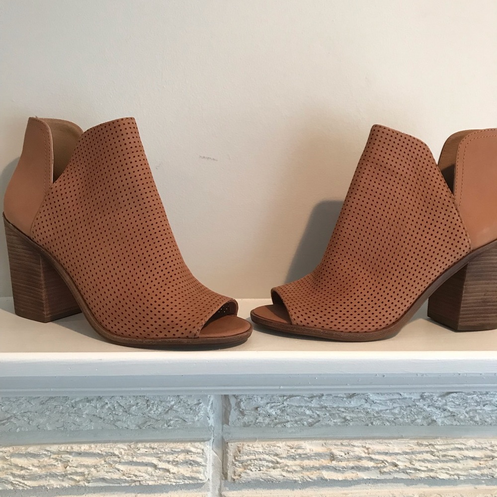 Open toe bootie - Picture 2 of 3